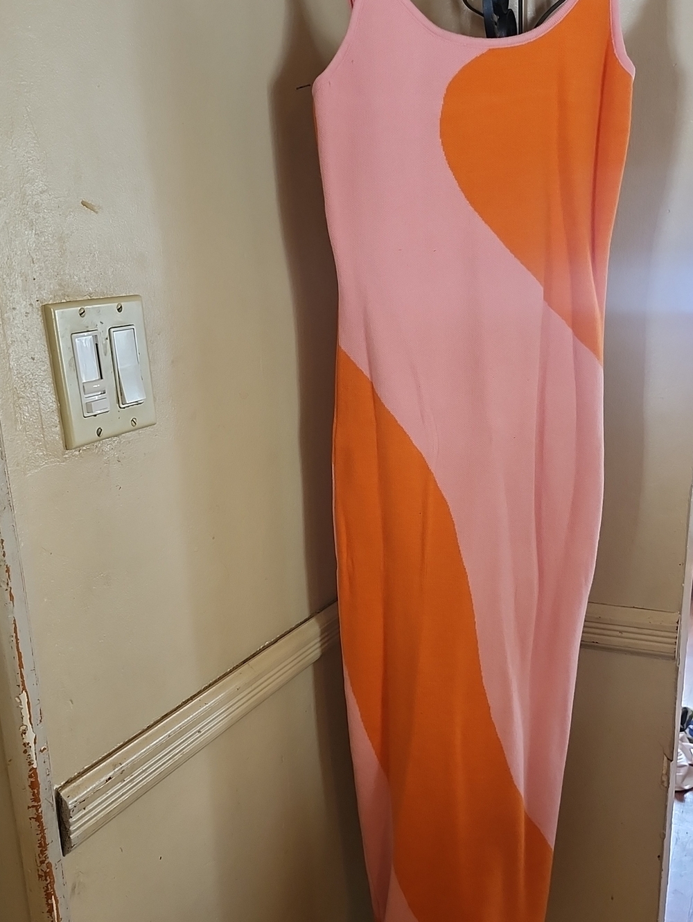 Sleeveless Pink and Orange Wave Maxi Dress